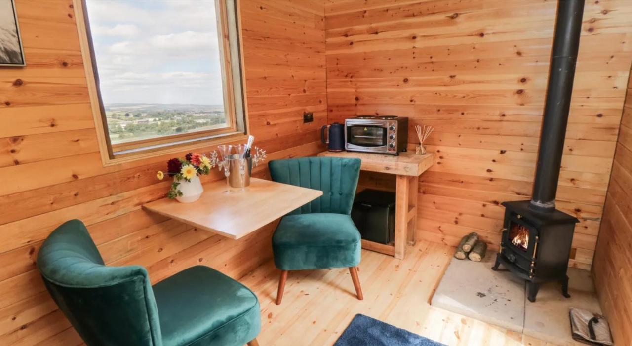 Shepherds Hut By Stepney Stays 스카버러 외부 사진